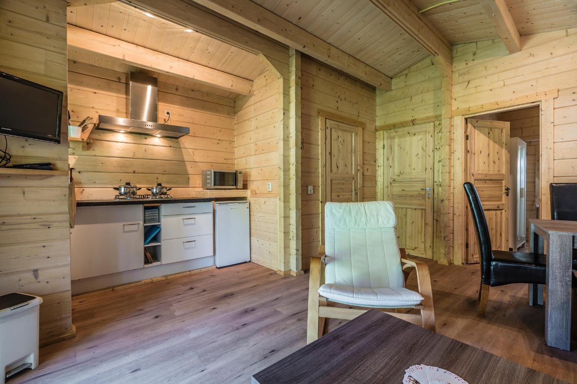 Camping Het Bosbad Emmeloord Habitación foto